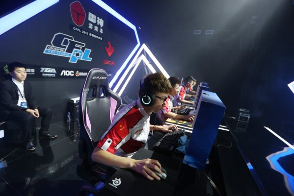 末节15分打嗨了詹皇轰40+7+7湖人擒雷霆结束4