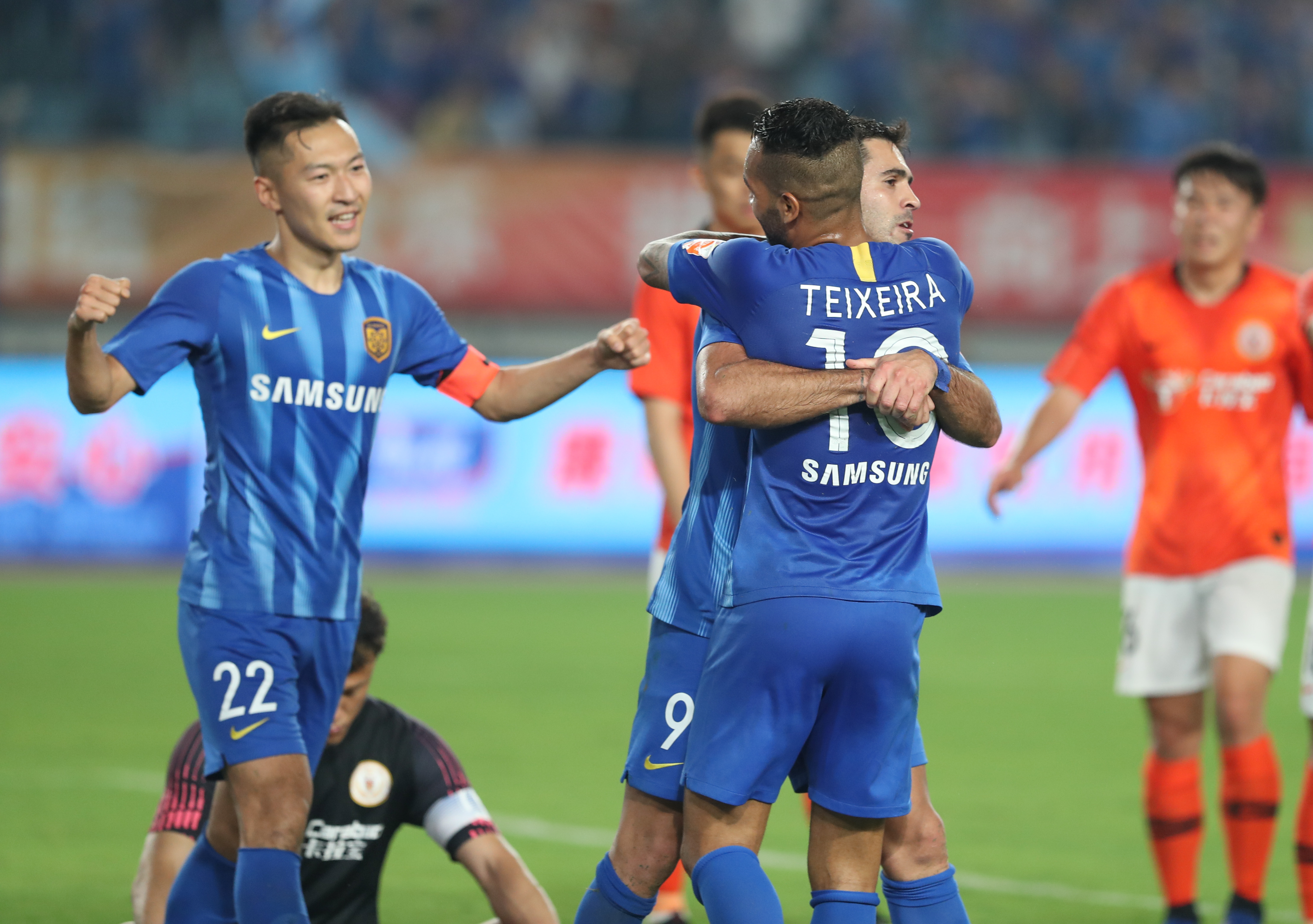 不是凭任意 不是凭任意