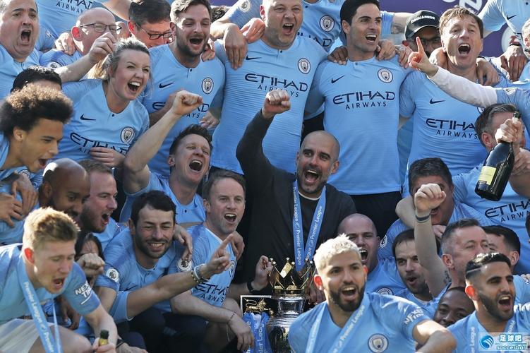 后排插上与 后排插上与